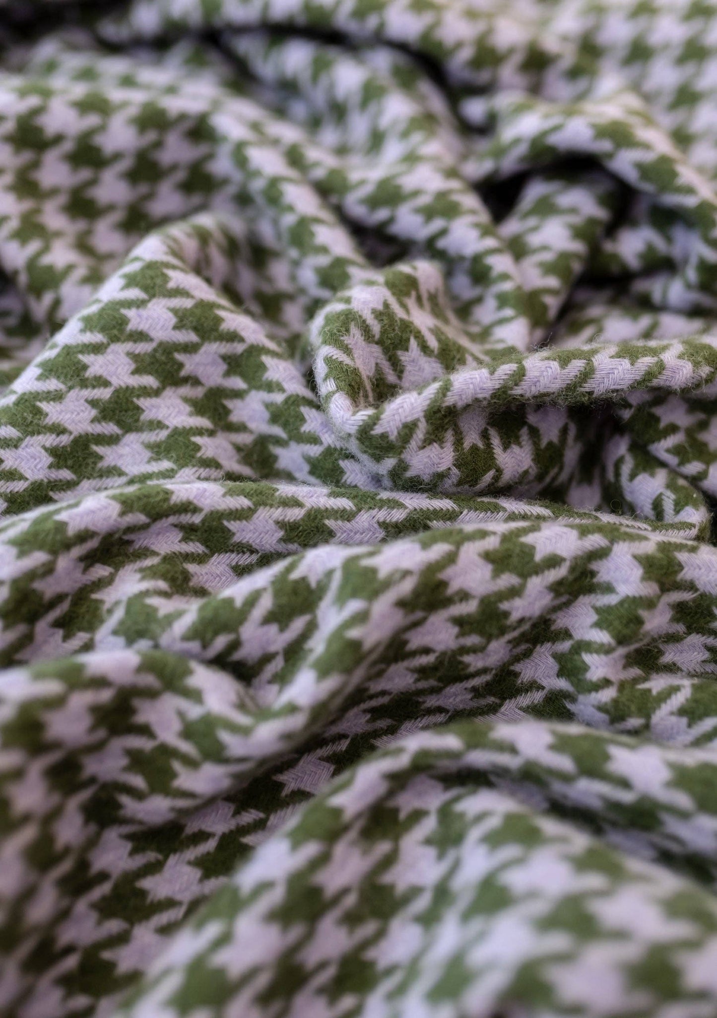 Lambswool Blanket in Olive Houndstooth
